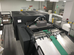 JP2021印刷DX_印刷機と連動し自動運転可能